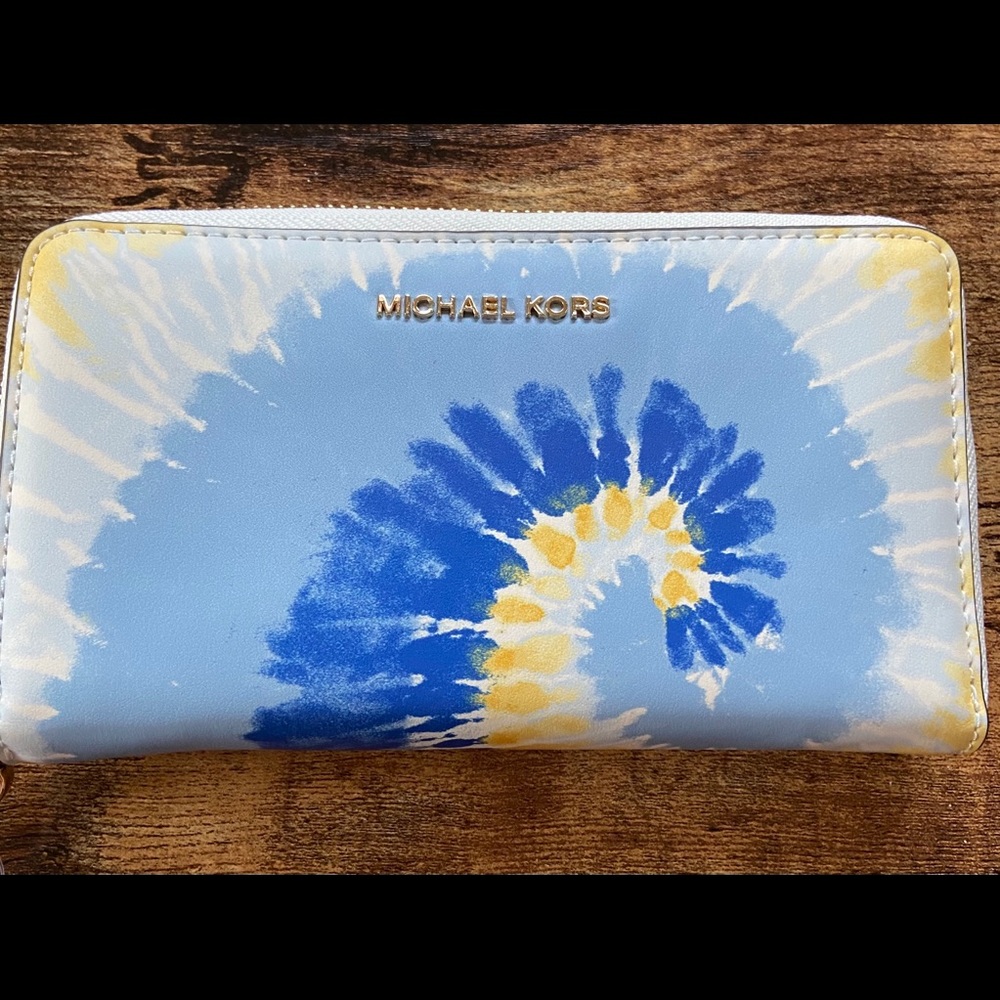 New Michael Kors wristlet